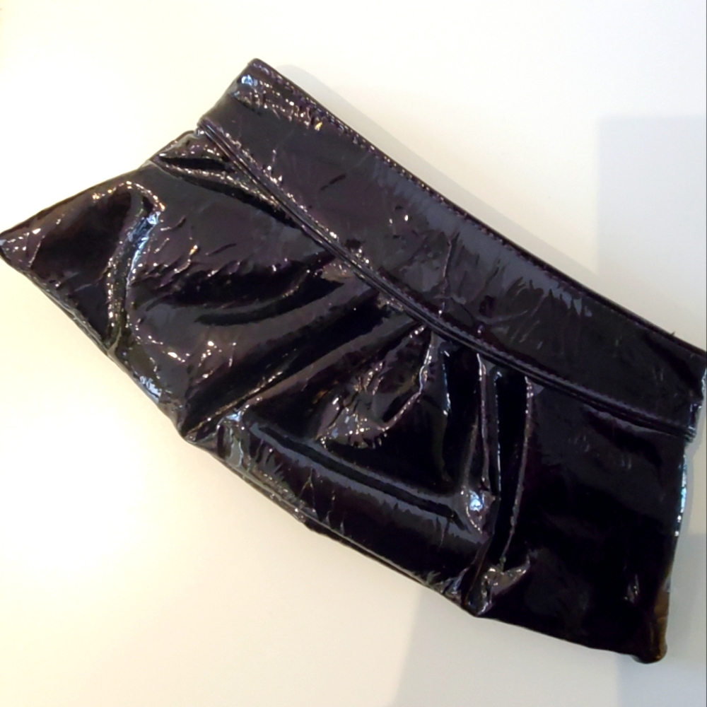 Steve Madden Purple Wrinkle Patent Dumpling Style Clutch 💜